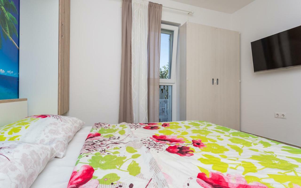 Apartment Trava Klimno Ngoại thất bức ảnh