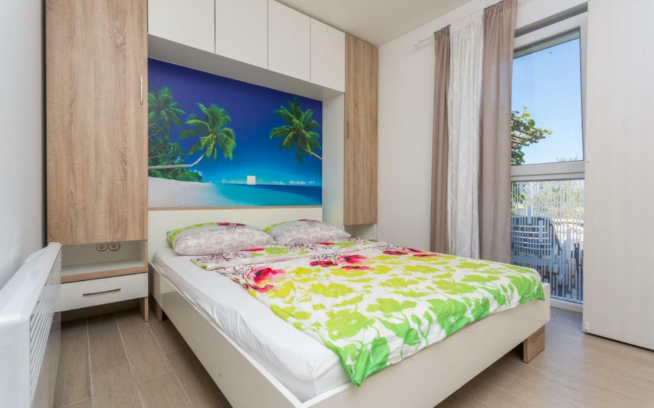 Apartment Trava Klimno Ngoại thất bức ảnh